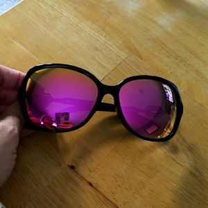 Women's black polarized sunglasses